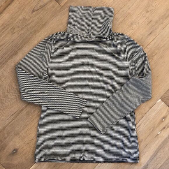 Talbots Petite Black/White Striped Turtleneck (Sp) - Picture 3 of 4